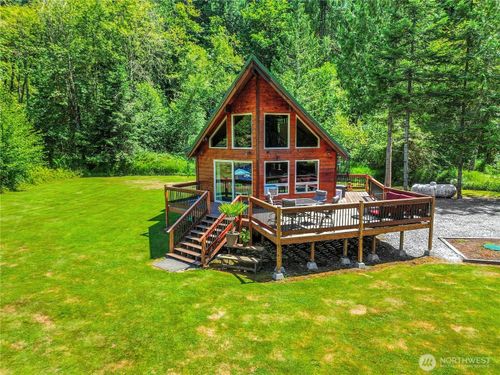 18315 Pioneer Way E, Orting, WA, 98360-9252 | Card Image