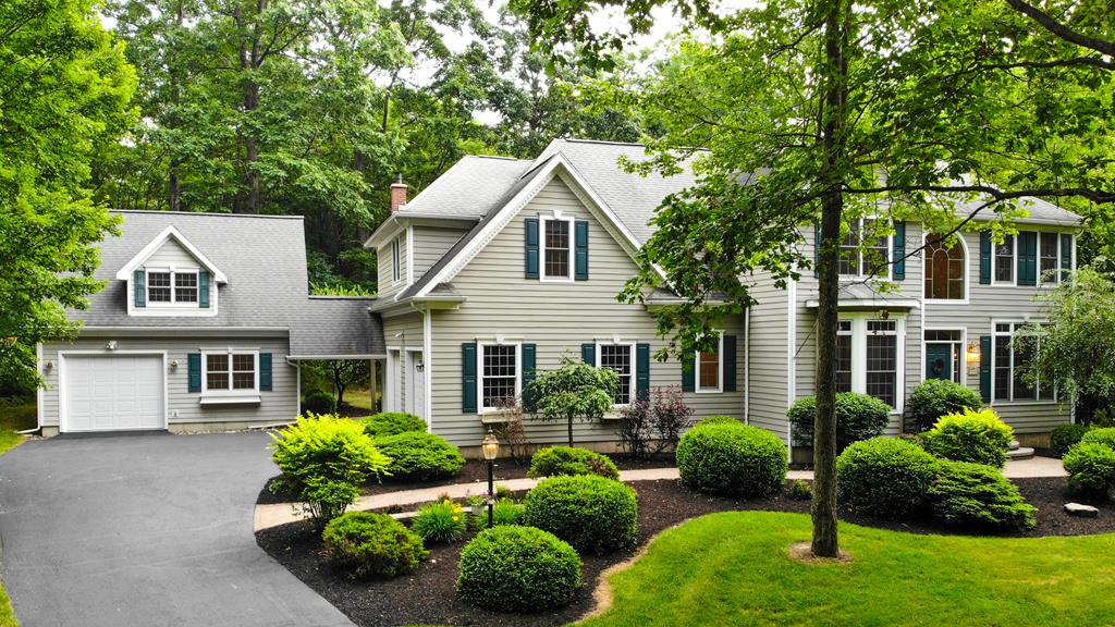 Hidden Meadow Trl, Corning, NY 14830