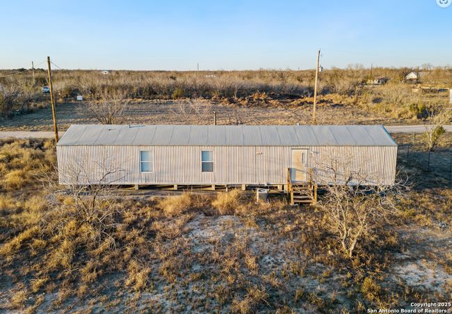 873 W Ave J, House other with 3 bedrooms, 2 bathrooms and null parking in Christine TX | Image 15
