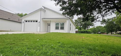 525 N Washington St, Grand Saline, TX, 75140-1643 | Card Image