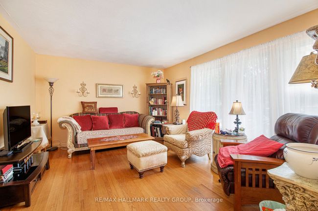 1036 Gill Ave, House other with 3 bedrooms, 2 bathrooms and 3 parking in Ottawa ON | Image 4