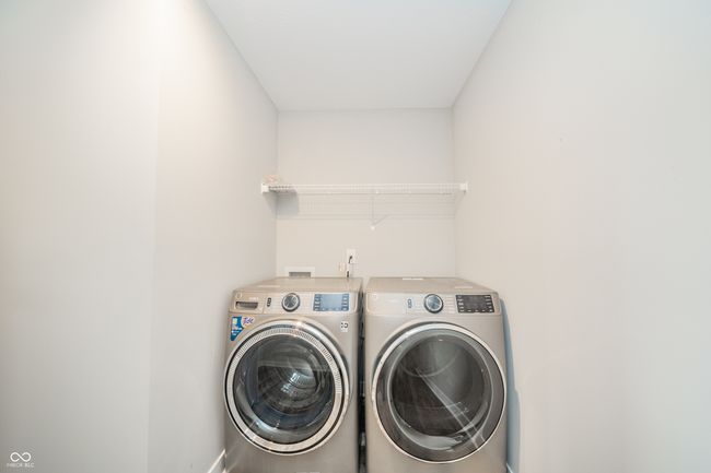 Upstairs laundry room | Image 16