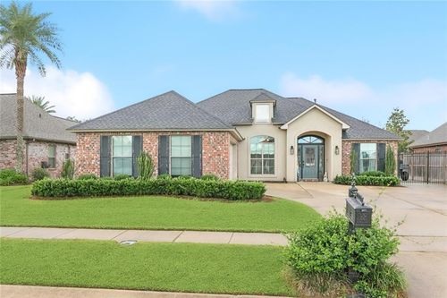 102 Gregory Dr, Luling, LA, 70070-3095 | Card Image