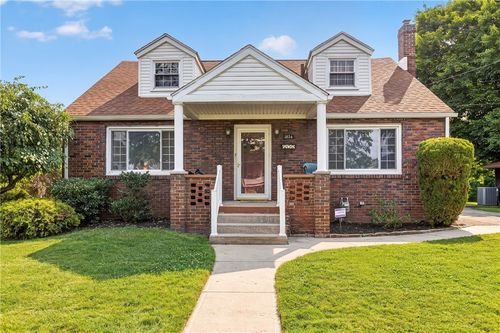 1424 Jackson Ave, New Castle, PA, 16101-5129 | Card Image