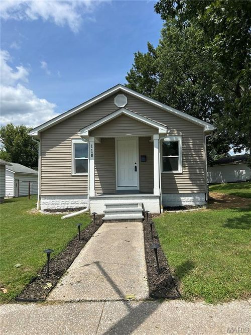 110 E Mccasland Ave, East Alton, IL, 62024-1453 | Card Image