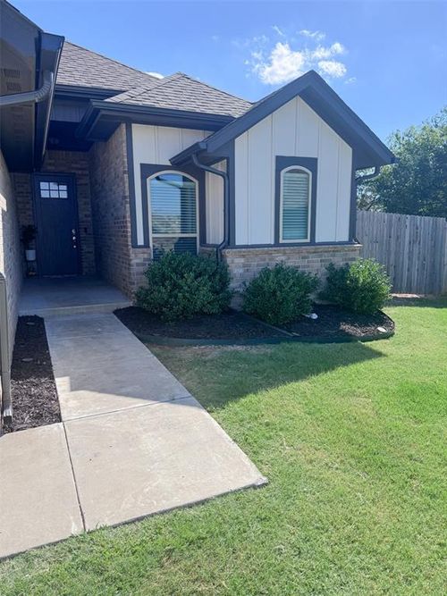 1326 Pebble Pond Dr, Norman, OK, 73071-3320 | Card Image