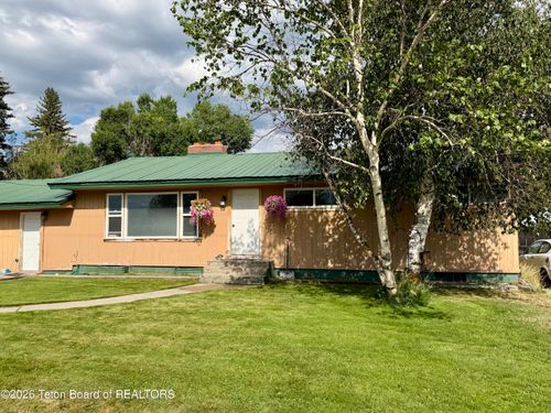 425 Lincoln St, Afton, WY, 83110-5087 | Card Image