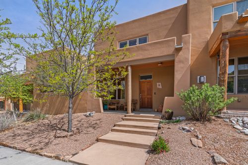 84 Avenida Frijoles, Santa Fe, NM, 87507-3432 | Card Image