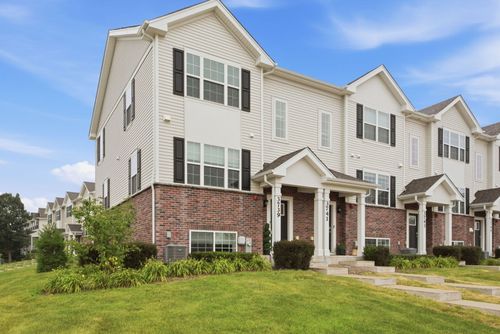 3739 Bissel Dr, Yorkville, IL, 60560-6103 | Card Image