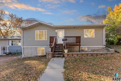 105 5th St, House other with 4 bedrooms, 1 bathrooms and null parking in Dell Rapids SD | Image 2