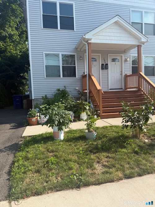 196 Ohio Ave, Bridgeport, CT, 06610-1818 | Card Image