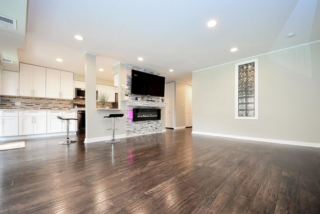 APT-127 - 1103 S Hunt Club Dr, Condo with 2 bedrooms, 2 bathrooms and 3 parking in Mount Prospect IL | Image 4