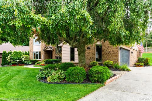 46255 Greenridge Dr, Northville, MI, 48167-3012 | Card Image