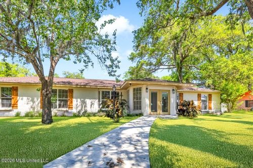 2723 Briarwood Cir, Moss Point, MS, 39563-2309 | Card Image