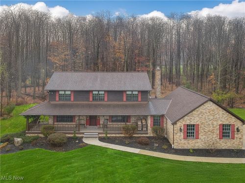 8897 Lake In The Woods Trail, Chagrin Falls, OH, 44023 | Card Image