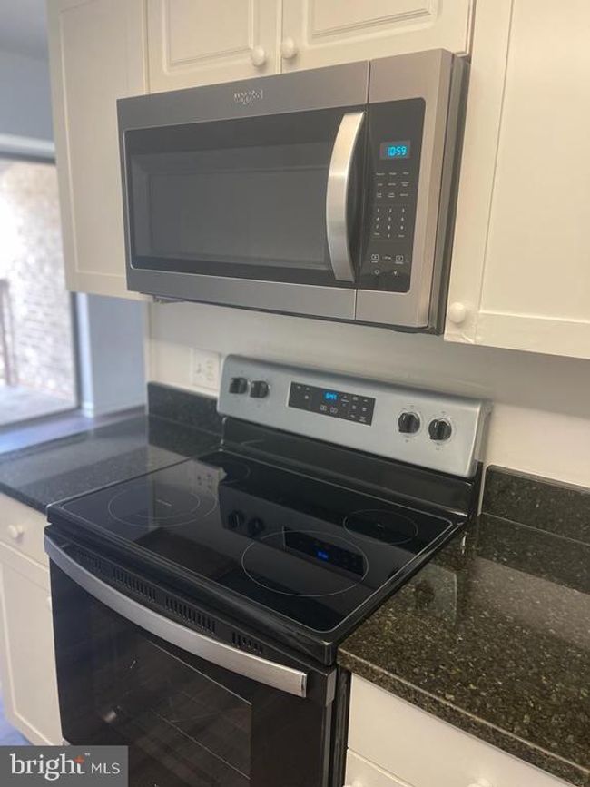 APT-22C - 11629 Stoneview Sq, Condo with 3 bedrooms, 2 bathrooms and null parking in RESTON VA | Image 4