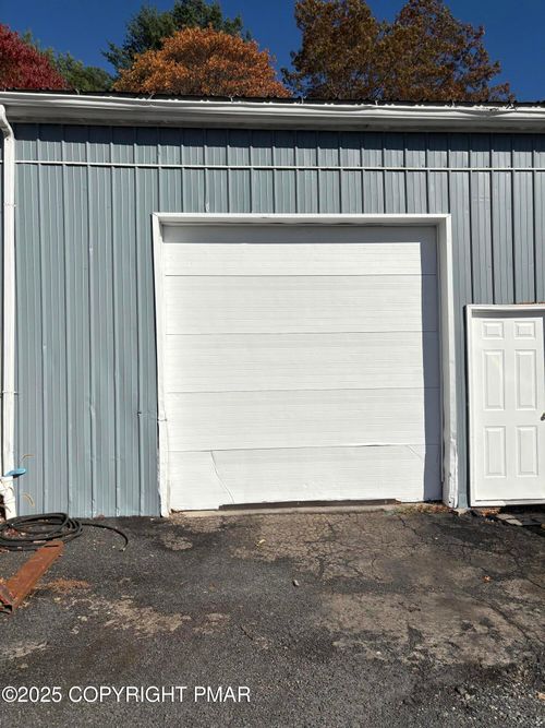 127 Snyder Ln, Brodheadsville, PA, 18322-7755 | Card Image