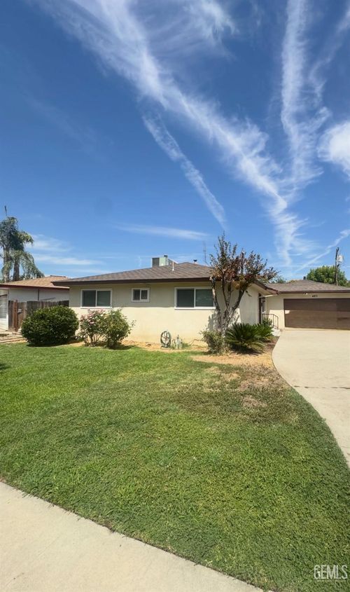 4873 E Pine Ave, Fresno, CA, 93727-1845 | Card Image