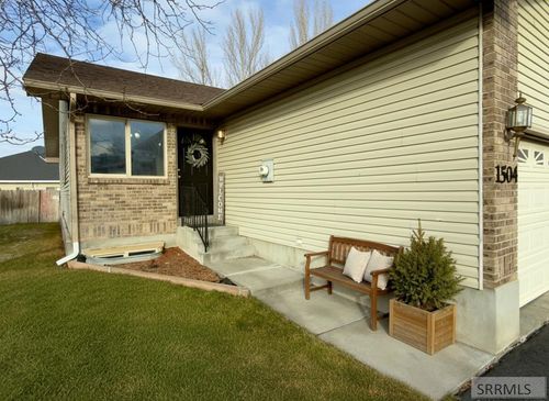 1504 Falcon Dr, Ammon, ID, 83406-5823 | Card Image