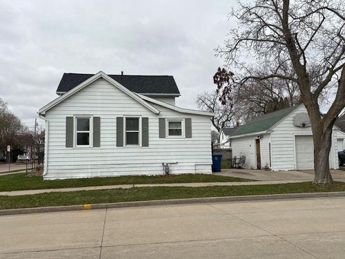 202 W Irving Avenue, OSHKOSH, WI, 54901 | Card Image