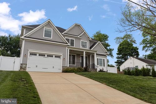 7606 Leonard Dr, FALLS CHURCH, VA, 22043-1221 | Card Image