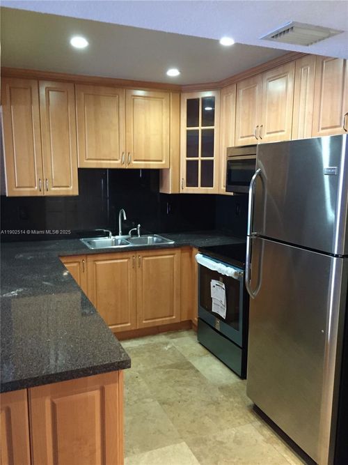 apt-a117-9301 Sw 92nd Ave, Miami, FL, 33176-2153 | Card Image