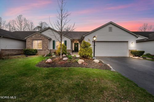 622 Crystal Lake Dr, Holland, OH, 43528-9058 | Card Image