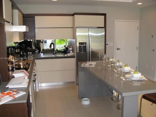 apt-208-2100 Park Ave, Miami Beach, FL, 33139-1757 | Card Image