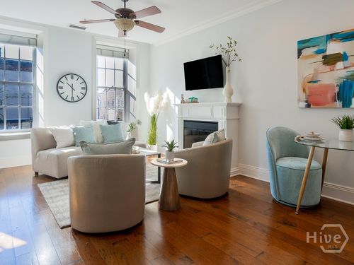 202-e-5 Whitaker St, savannah, GA, 31401-2676 | Card Image