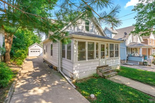 635 Adams St, Aurora, IL, 60505-2517 | Card Image