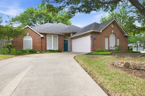 7400 Catlow Court, Fort Worth, TX, 76137 | Card Image