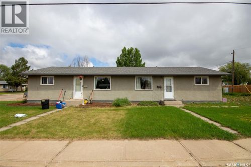 1402 112th St, North Battleford, SK, S9A3B2 | Card Image