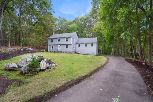 12 Nutmeg Ln, Essex, CT, 06426-1462 | Card Image