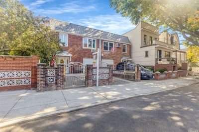 69-05 75th Street, Home with 4 bedrooms, 2 bathrooms and null parking in Middle Village NY | Image 2