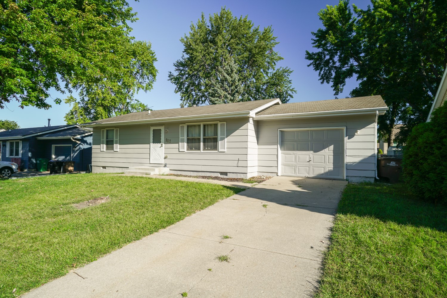 4th St, Altoona, IA 50009