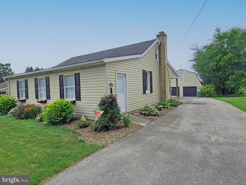 4545 Sycamore Grove Rd, CHAMBERSBURG, PA, 17202-8941 | Card Image