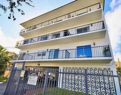 apt-204-1960 Marseille Dr, Miami Beach, FL, 33141-3423 | Card Image
