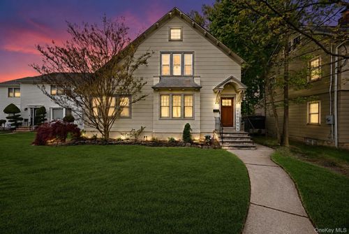 91 Rockaway Ave, Rockville Centre, NY, 11570-5908 | Card Image