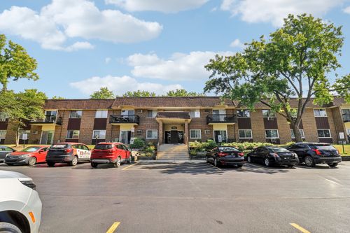 apt-c18-3435 83rd St, Woodridge, IL, 60517-3637 | Card Image