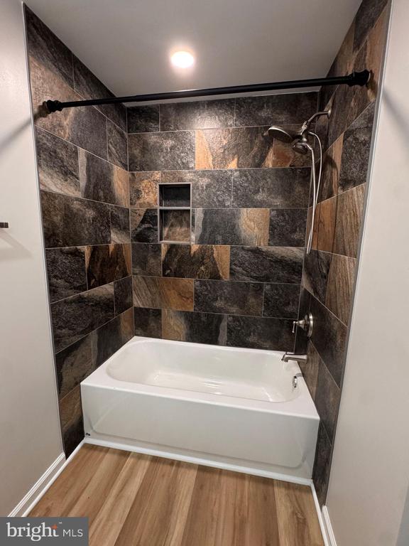 Residential Lease in ALEXANDRIA