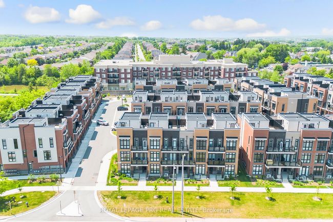 17 - 8 Sayers Lane, Condo with 3 bedrooms, 3 bathrooms and 1 parking in Richmond Hill ON | Image 4