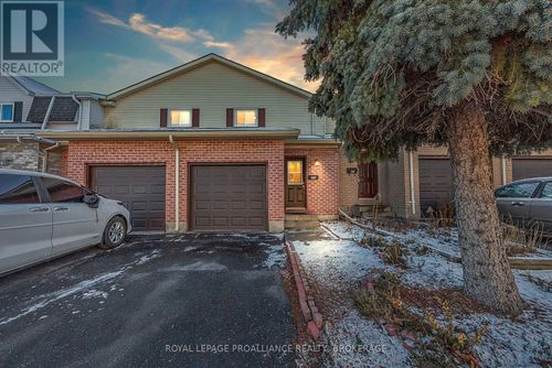 823 Datzell Lane, Kingston, ON, K7M7R7 | Card Image