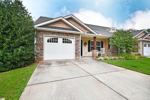 47 Hillsborough Dr, Anderson, SC, 29621-2690 | Card Image