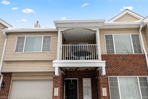 23018 Fairlane Blvd, Woodhaven, MI, 48183-1688 | Card Image