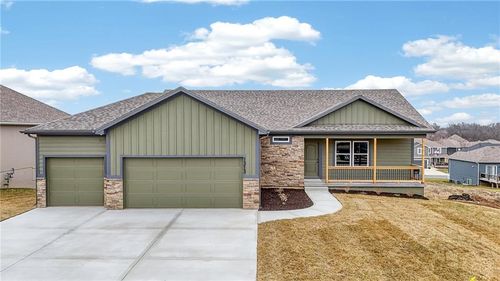 1313 N Holland Dr, Independence, MO, 64056-3116 | Card Image