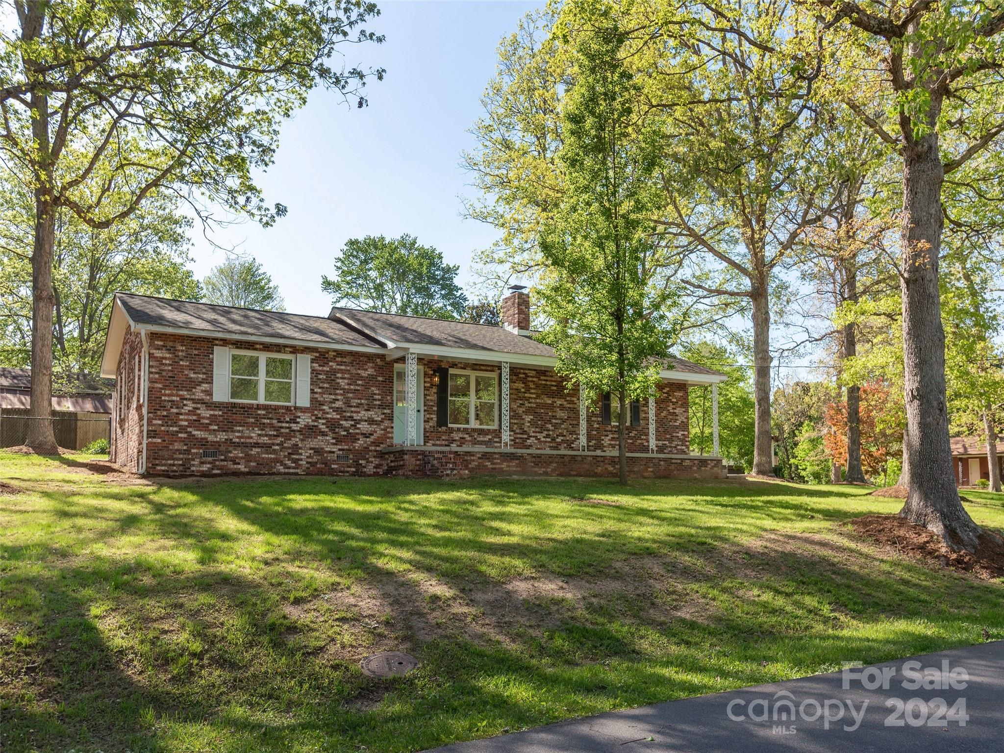 Oakbrook Rd, Fletcher, NC 28732