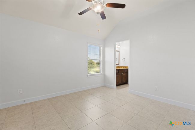 Upstairs bedroom #1 | Image 32