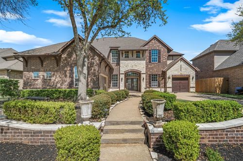 7003 Dunbarton Dr, Sugar Land, TX, 77479-5779 | Card Image