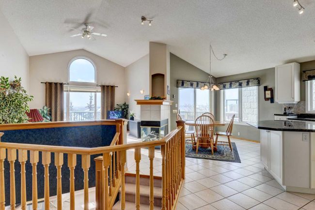 2281 Sirocco Drive Sw, Home with 3 bedrooms, 2 bathrooms and 4 parking in Calgary AB | Image 30