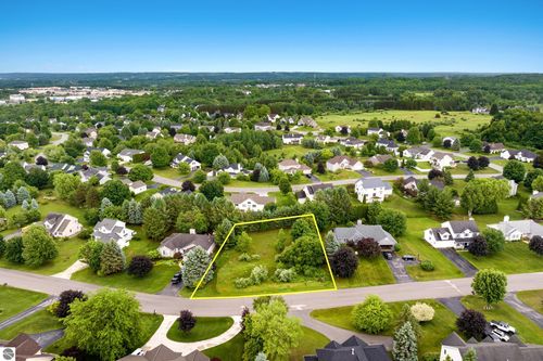 4322 Stone Ridge Dr, Traverse City, MI, 49684-7958 | Card Image